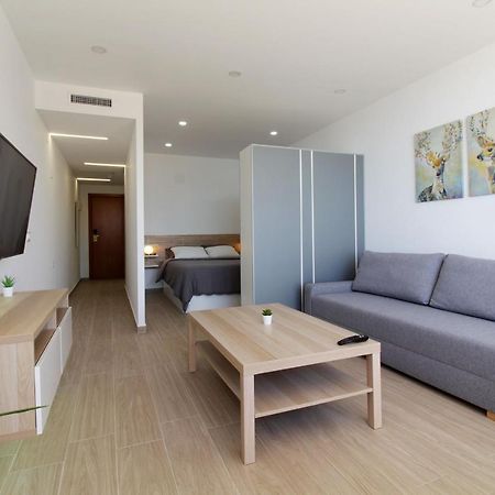 شقة فوينخيرولا  في Apartamento Las Palmeras المظهر الخارجي الصورة
